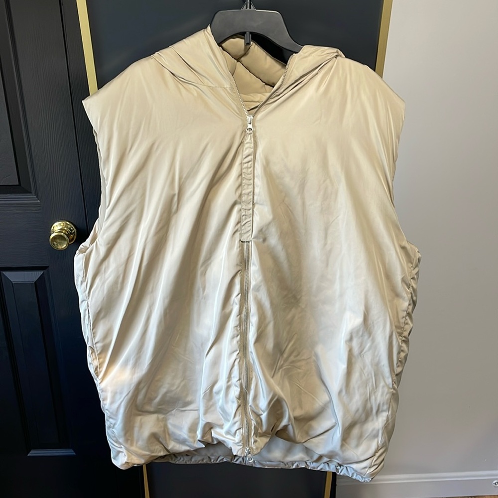Urban Outfitters Long Oversized Puffer Vest